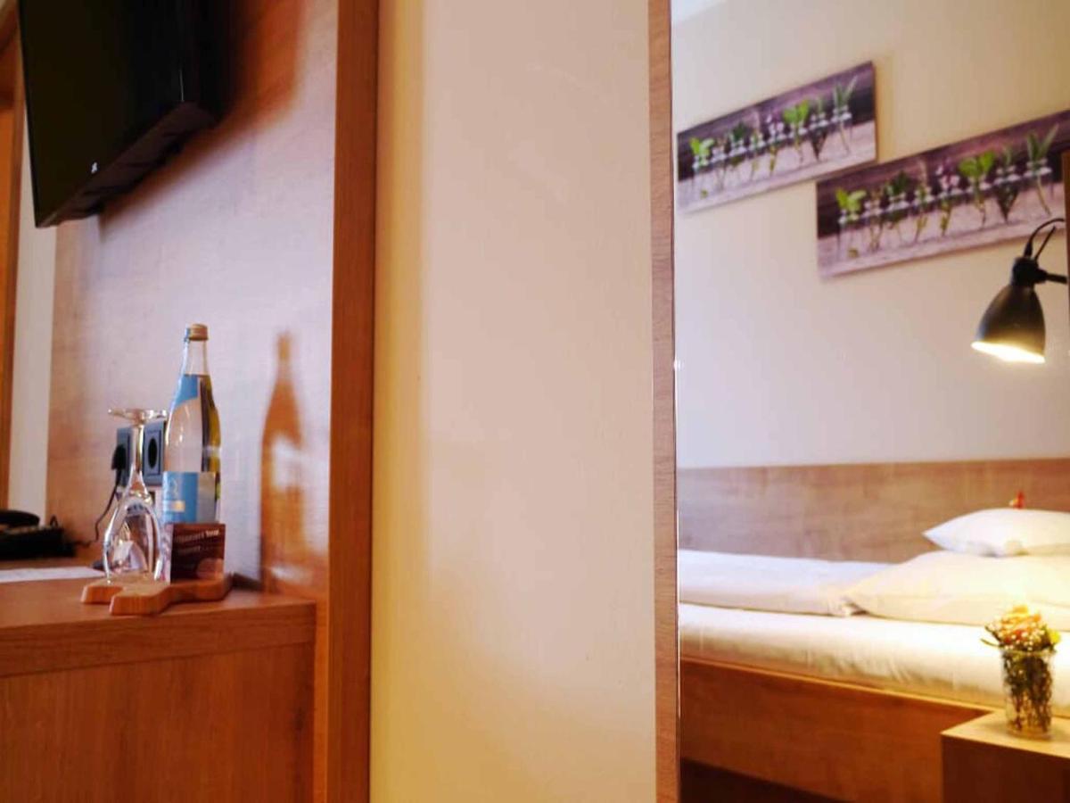 Da'Sporrer Hotel & Wirtshaus ノインブルク・フォルム・ヴァルト エクステリア 写真